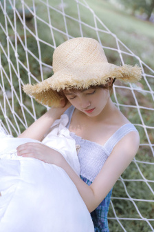 美艳护士握住了我的
